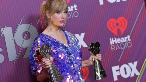 Taylor Swift Wins Favorite Global Music Star At 2019 Kids