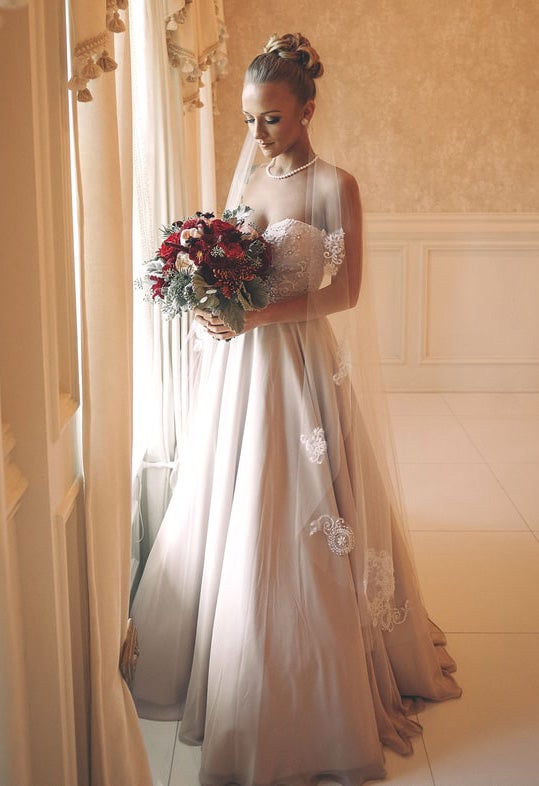 14 Most Gorgeous Celeb Wedding Dresses of 2016 | Entertainment Tonight