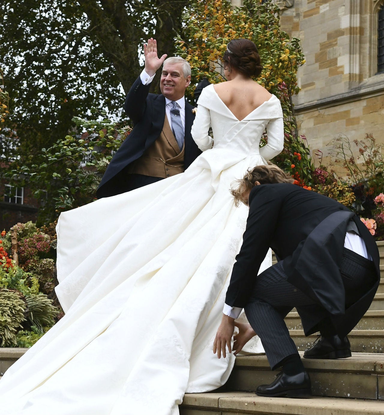 princess eugenie wedding dress back Princess Eugenies wedding dress designed to show her spinal surgery scar