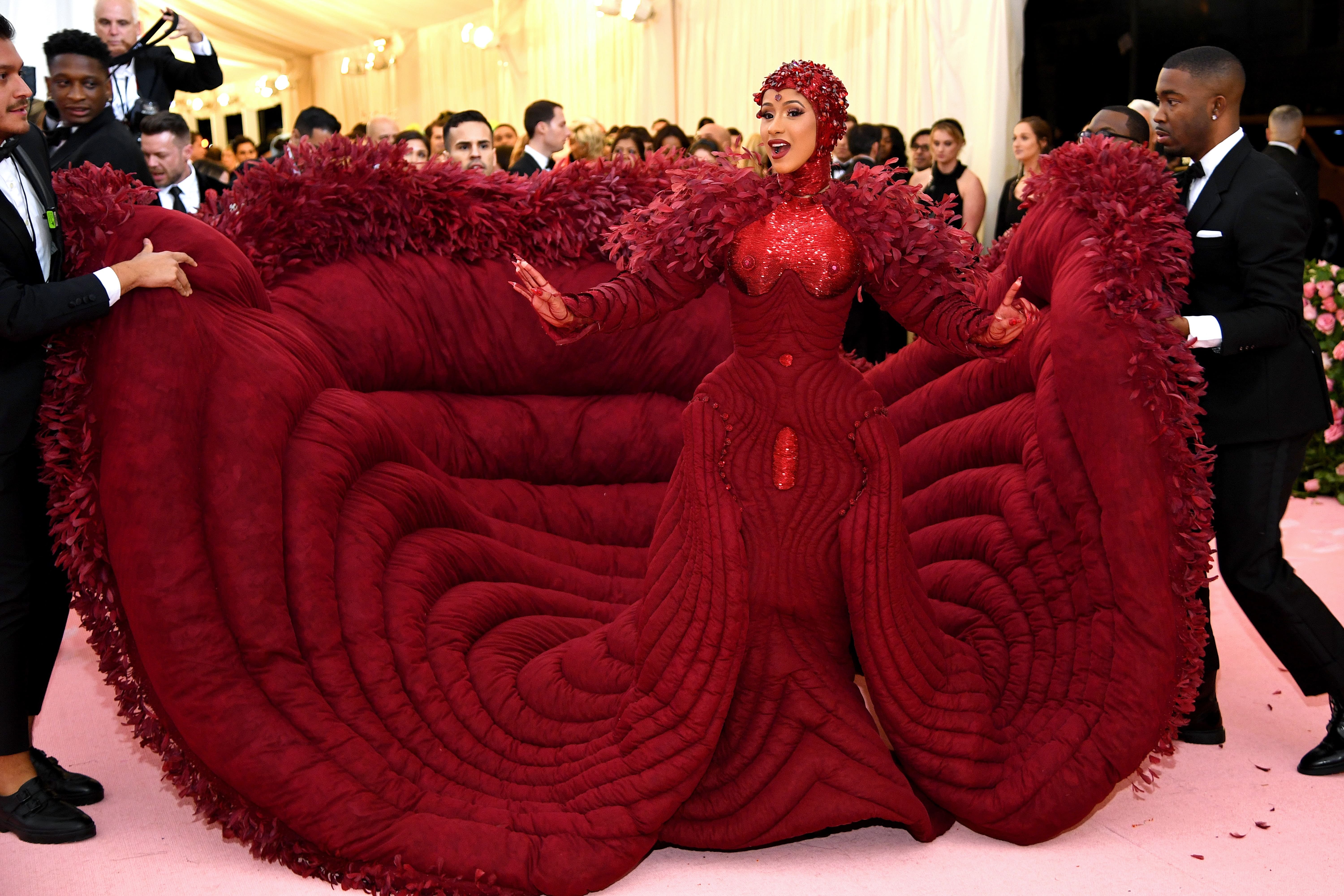 zendaya met gala 2019 pink dress Met Gala 2019: Zendaya brings Cinderella fairytale to life by leaving her glass slipper on the pink carpet | The Independent