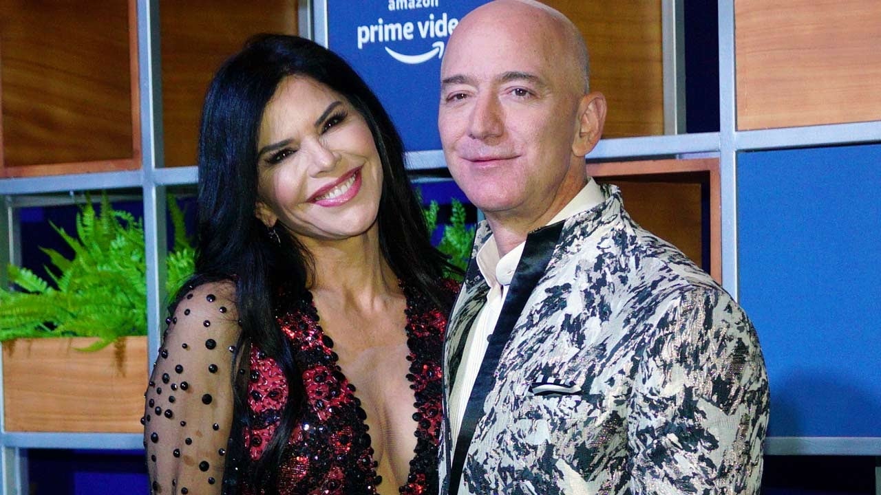 Jeff Bezos' Fiance Lauren Snchez Turns Heads in Corset Gown at White House Dinner | Entertainment Tonight Jeff Bezos' Fiance Lauren Snchez Turns Heads in Corset Gown at White House Dinner | Entertainment Tonight