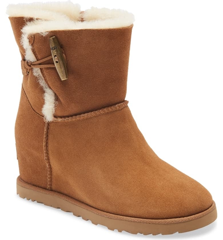ugg_classic_femme_toggle_wedge  display picture 1