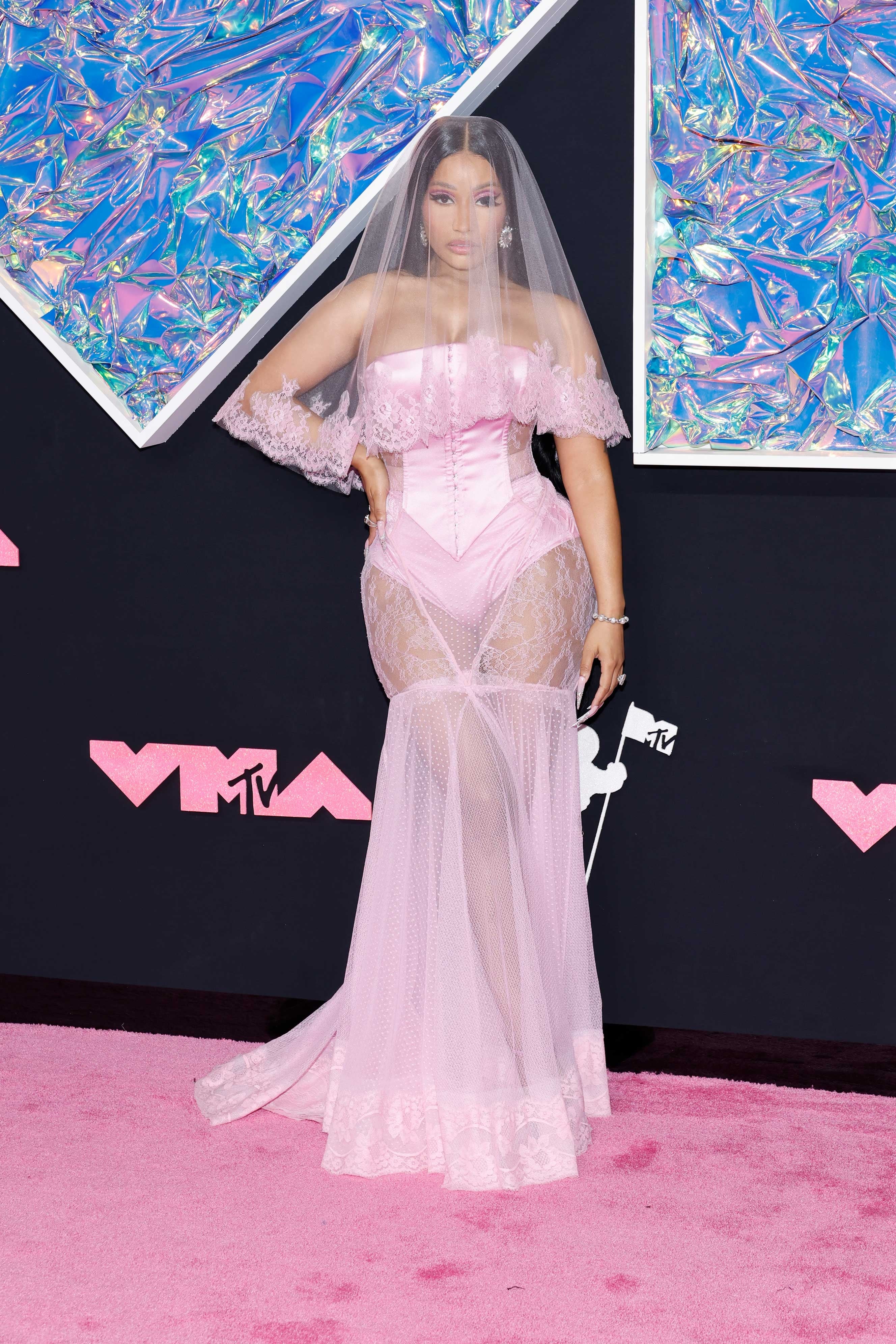 Nicki Minaj Stuns in Romantic Lace Pink Look With Veil as She Returns to  VMAs Red Carpet -- Pics! | Entertainment Tonight