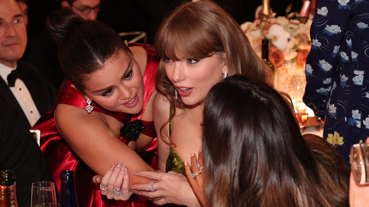 Taylor Swift and Keleigh Teller Snap Bathroom Selfie and Have a Laugh in  Fun Golden Globes Date Night Pics | Entertainment Tonight