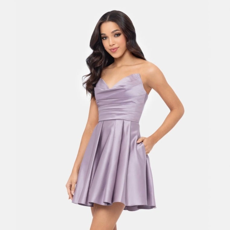 The Best Homecoming Dresses of 2024: Shop Mini, Strapless, Bustier and More  Styles for the High School Dance | Entertainment Tonight