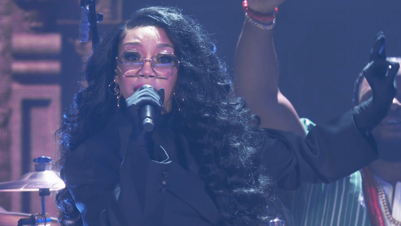 GRAMMYS: Brandy Joins Burna Boy and 21 Savage for 'Sittin' on Top of the World' Performance #21Savage