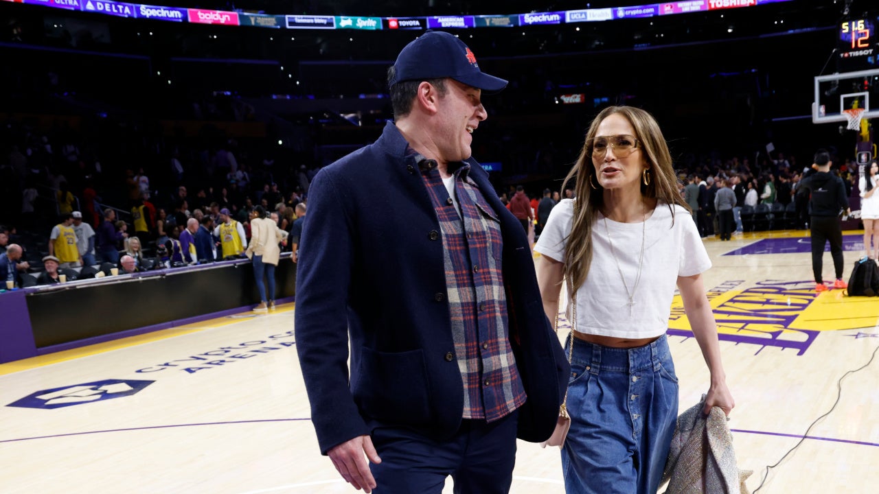 Jennifer Lopez and Ben Affleck Show Courtside PDA During Date Night at Lakers Game