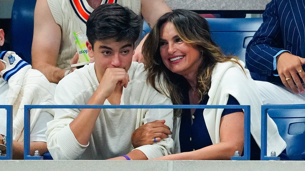 New Photo - Mariska Hargitay Gets Emotional Talking About Eldest Son Graduating: 'Where Does the Time Go?'