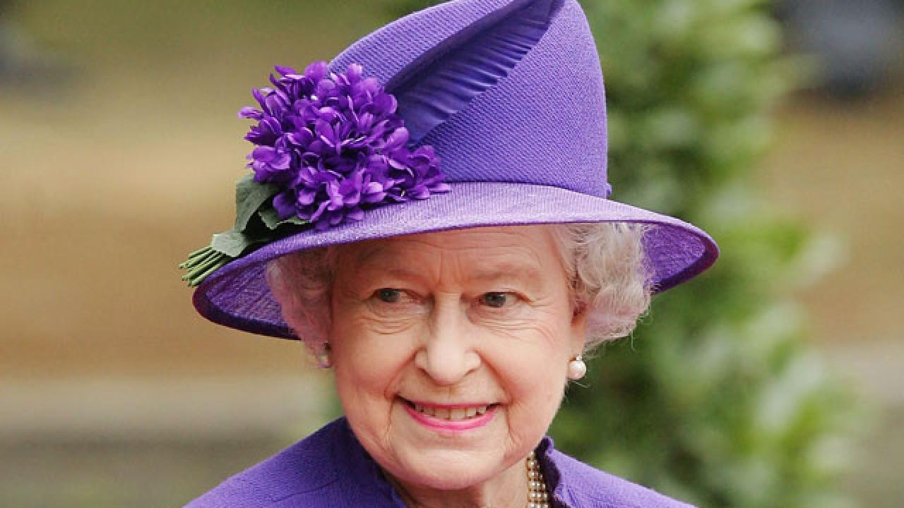 Queen Elizabeth Tweets Message to Loyal Subjects, Royal Family Shares ...