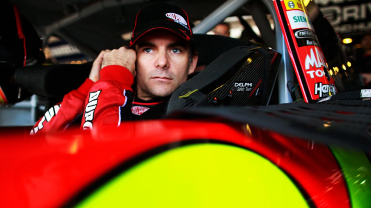 Jeff Gordon Ignites Racetrack Brawl Entertainment Tonight(00)