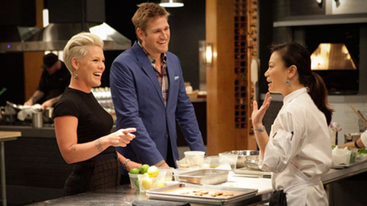 EXCLUSIVE! Pink Guest Judges on 'Top Chef Duels' and It's a Complete Circus! | Entertainment Tonight