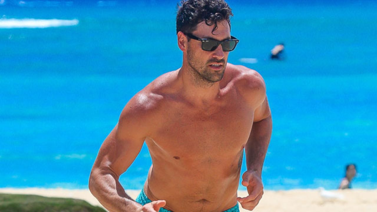 Val Chmerkovskiy Shirtless(02)