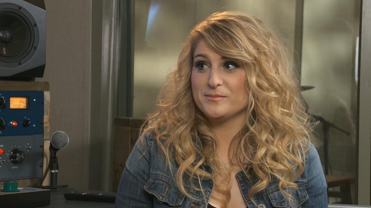 Meghan Trainor Performs 'All About That Bass' with ...