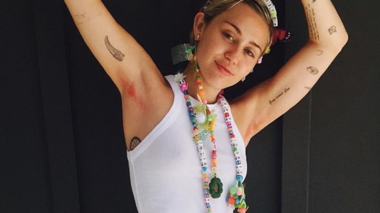 Miley Cyrus Rocks Blue Hair on Instagram - wide 2