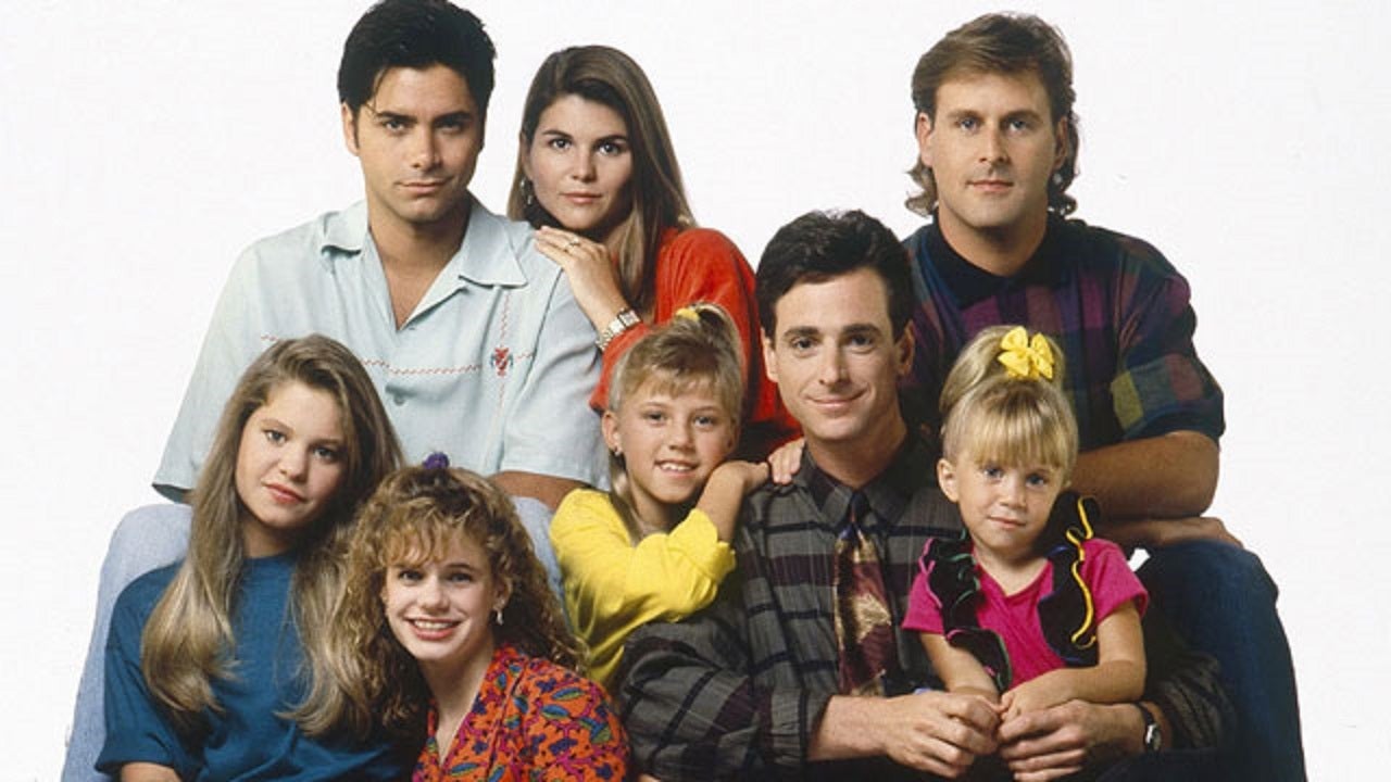 Fuller House' cast members are 'Everywhere You Look' in the new teaser