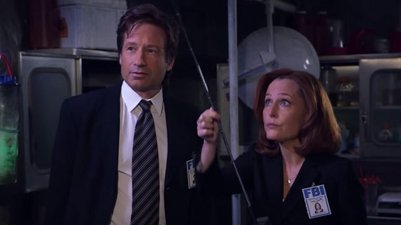 Jimmy Kimmel Finally Gets Mulder and Scully to Hook Up on 'X-Files&apo...