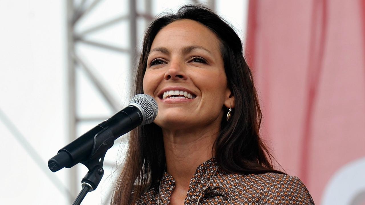 Joey Feek's Posthumous Solo Album Features Touching 48