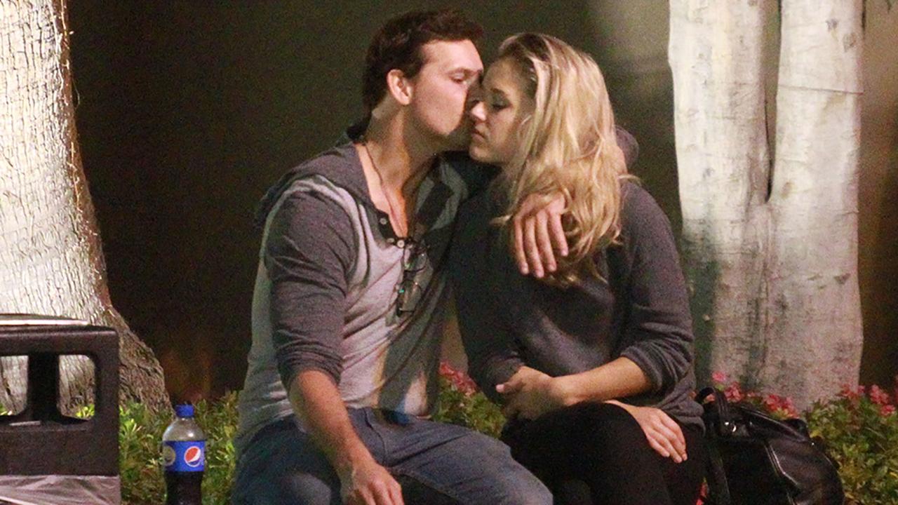 Peter Facinelli Dating Actress Lily Anne Harrison They Re Having Fun Entertainment Tonight In real life that's considered a personality disorder. peter facinelli dating actress lily