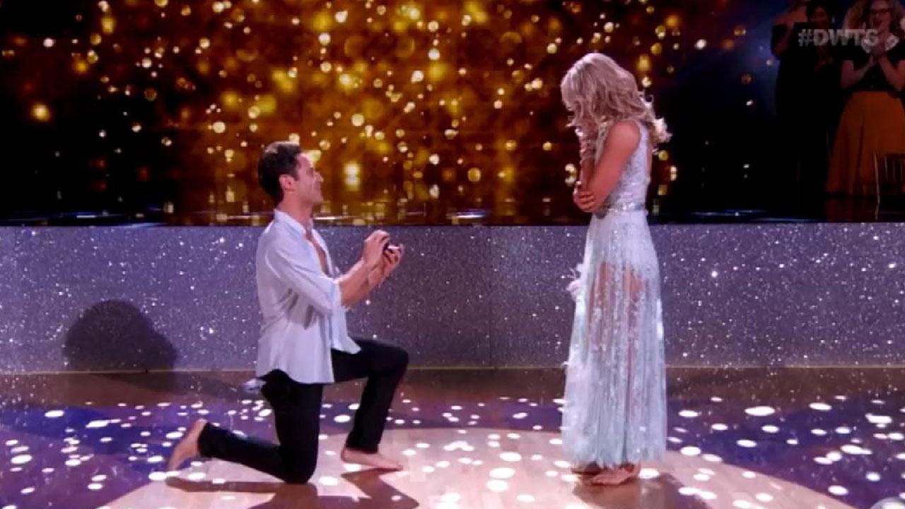 Dwts Pros Sasha Farber And Emma Slater Get Engaged In Surprise Proposal On Live Tv Entertainment Tonight Carrie ann thinks lindsey has seriously upped her game, and she's never seen her dance like this before. watch dwts pro sasha farber propose to girlfriend emma slater on live tv