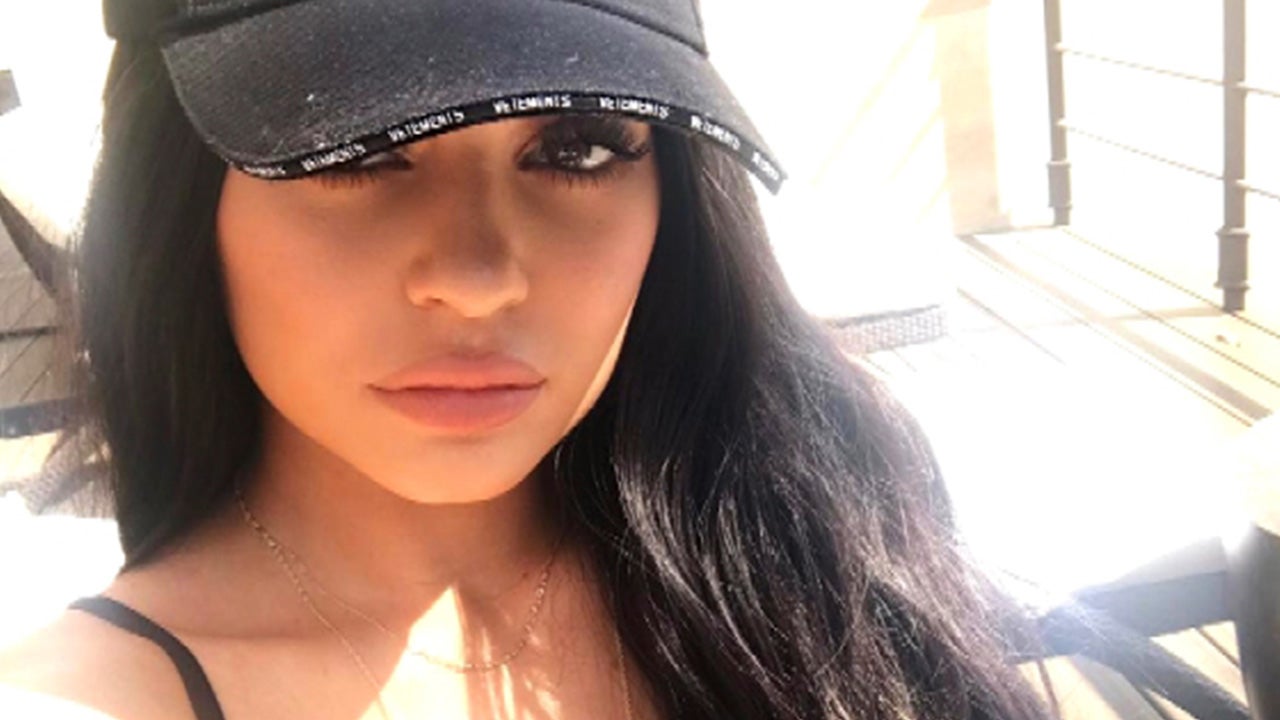 Kylie Jenner Bares Her Chest And Toned Abs See The Pics Entertainment Tonight