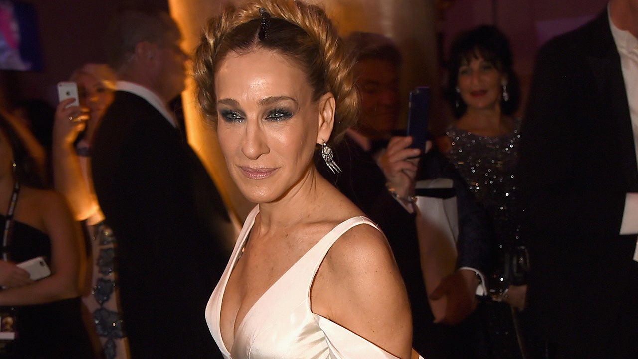 Sarah Jessica Parker Wears Wedding Gown to Golden Globes 