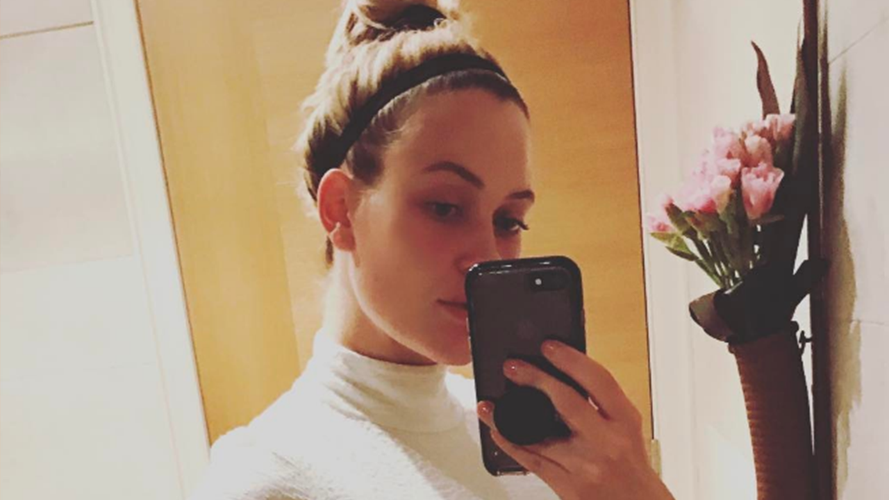 'DWTS' Pro Peta Murgatroyd Shares Hilarious Photo of Breastfeeding