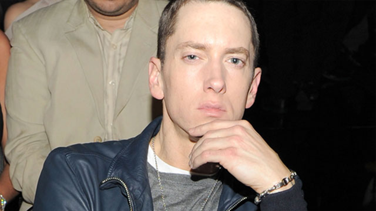 Eminem Has a Beard and Brown Hair Now and the Internet Can't Handle It |  Entertainment Tonight
