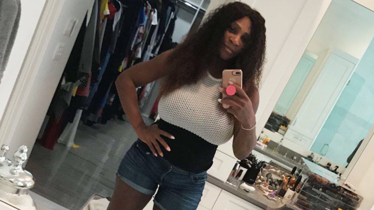 Serena Williams Shows Off Post Baby Weight Loss As She Slips Back Into Jean Shorts 2 Weeks After Giving Birth Entertainment Tonight
