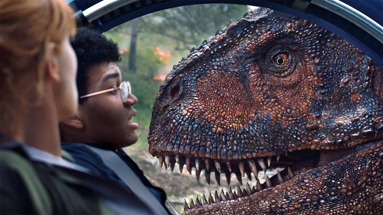 Jurassic World Fallen Kingdom Review A Sequel That S Bigger Louder With More Teeth Entertainment Tonight
