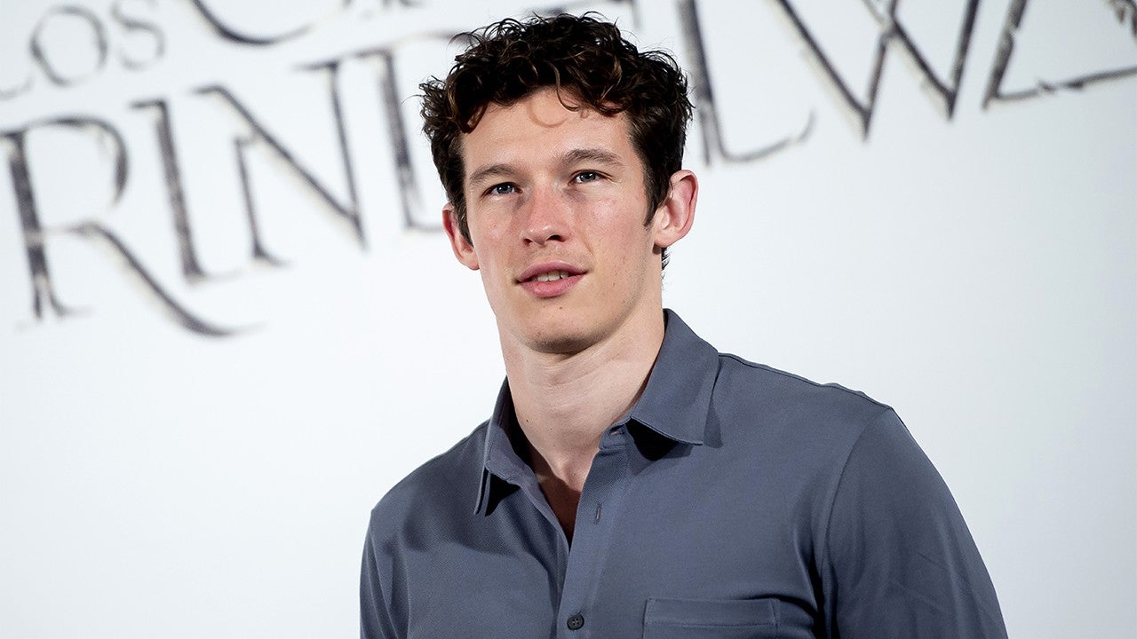 https://www.etonline.com/sites/default/files/styles/max_1280x720/public/images/2018-11/callum-turner-fantastic-beasts-crimes-of-grindelwald-gettyimages-1062293116.jpg?itok=nyXyP2Do