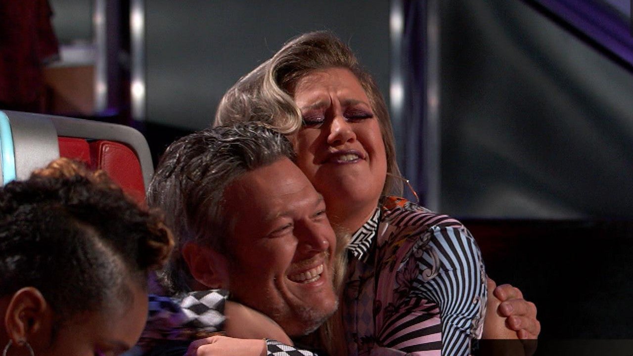 Watch 'The Voice' Coaches Kelly Clarkson and Blake Shelton