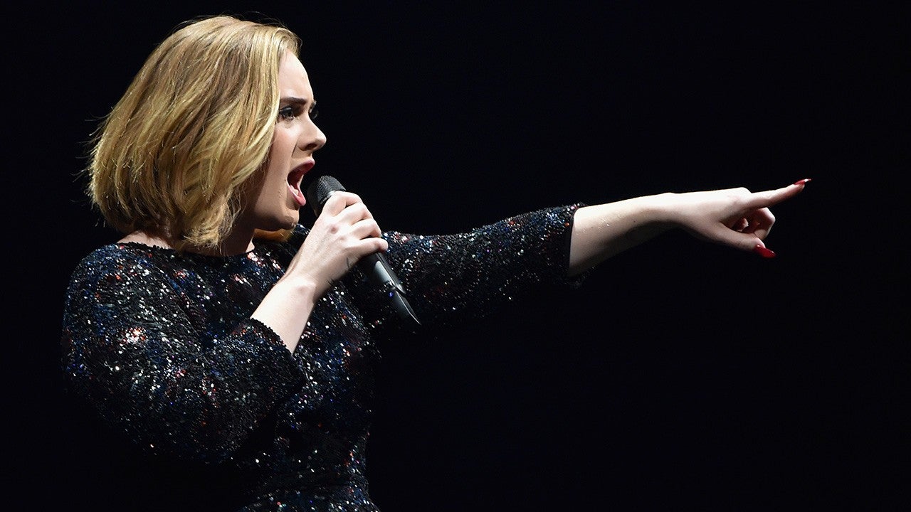 Adele Sings 'Dancing on My Own' Along with the Crowd At Robyn Concert