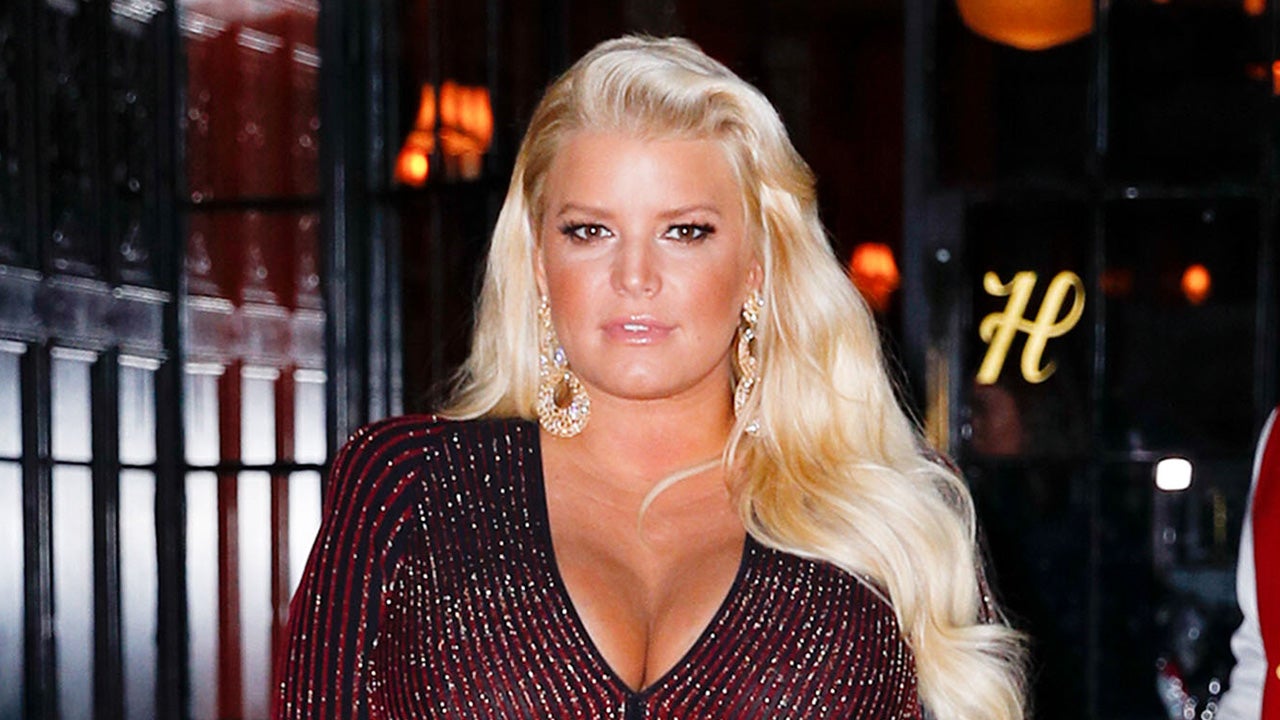 Jessica Simpson Shares Photos Of Daughter Birdie S Face For The First Time On Easter