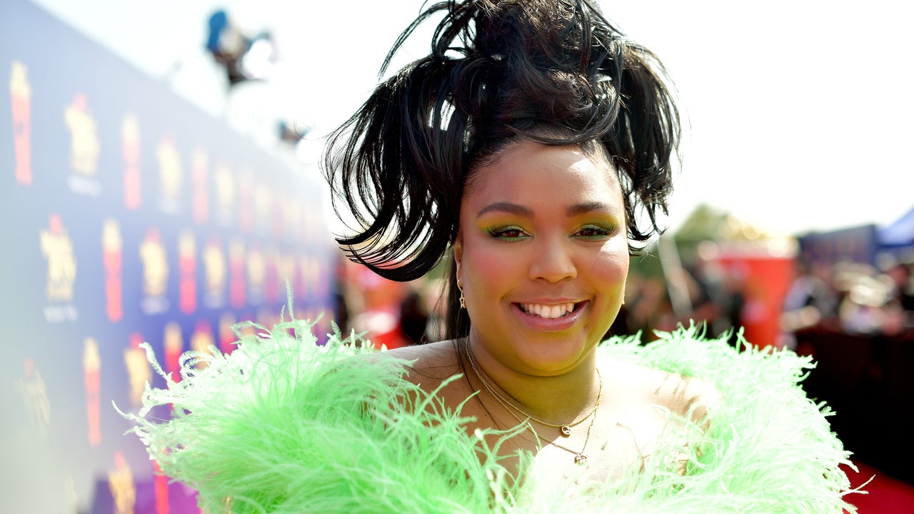Lizzo Is Ready To Be The Next Bachelorette With One Nsfw Condition Entertainment Tonight