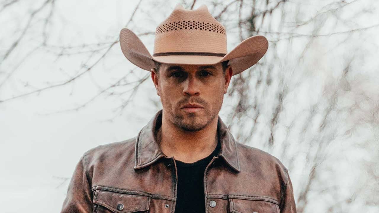 Dustin Lynch Releases Trailer for Brand New ‘Momma’s House’ Music Video