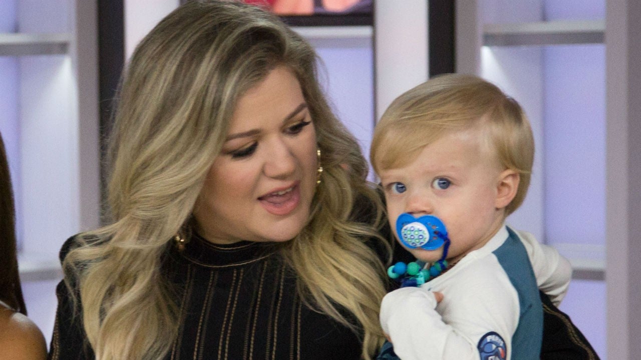 Kelly Clarkson Opens Up About 4YearOld Son's Hearing Issues Holding