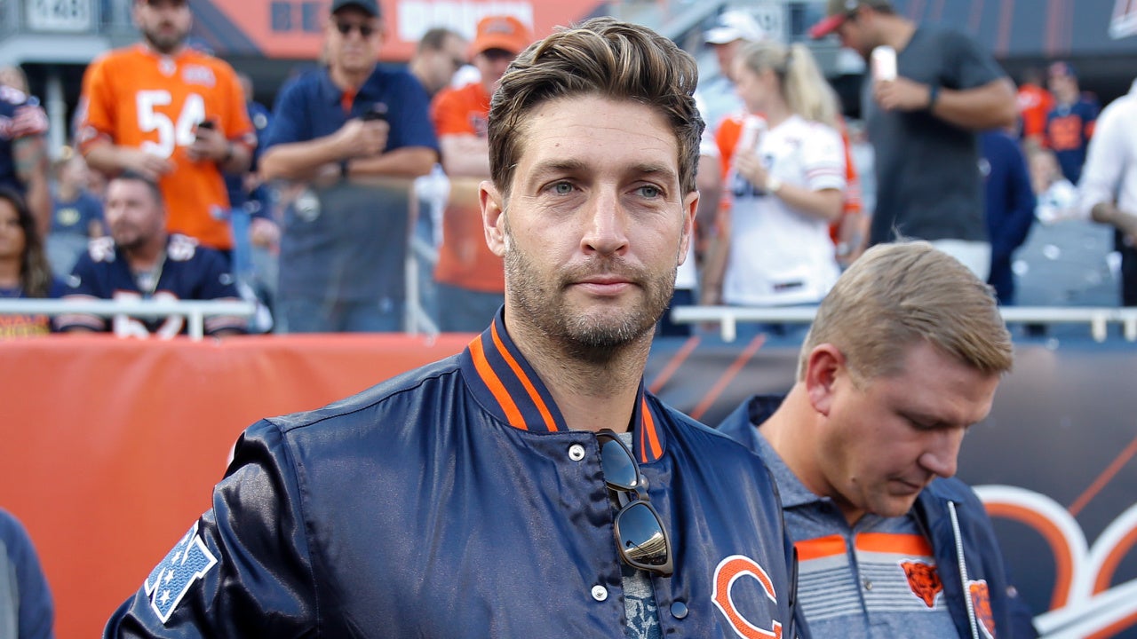 Jay Cutler Is on Raya 'Just for Friends,' Source Says