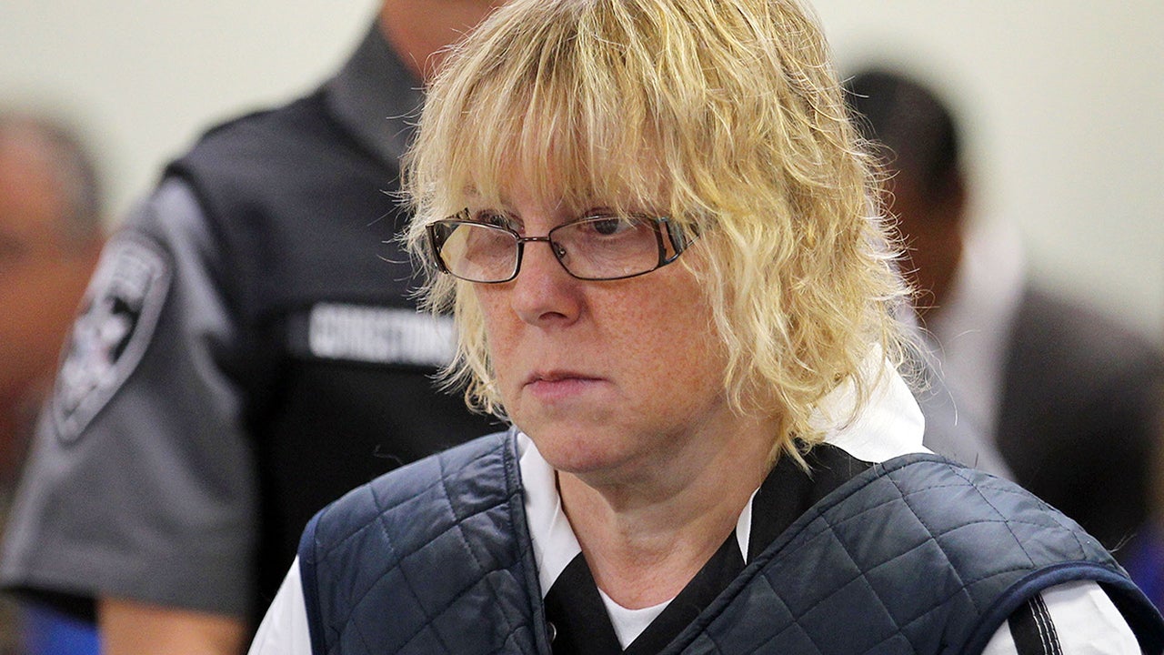 'Cellmate Secrets' Sneak Peek Shows How Joyce Mitchell Was Manipulated (Exclusive) - Vimarsana News