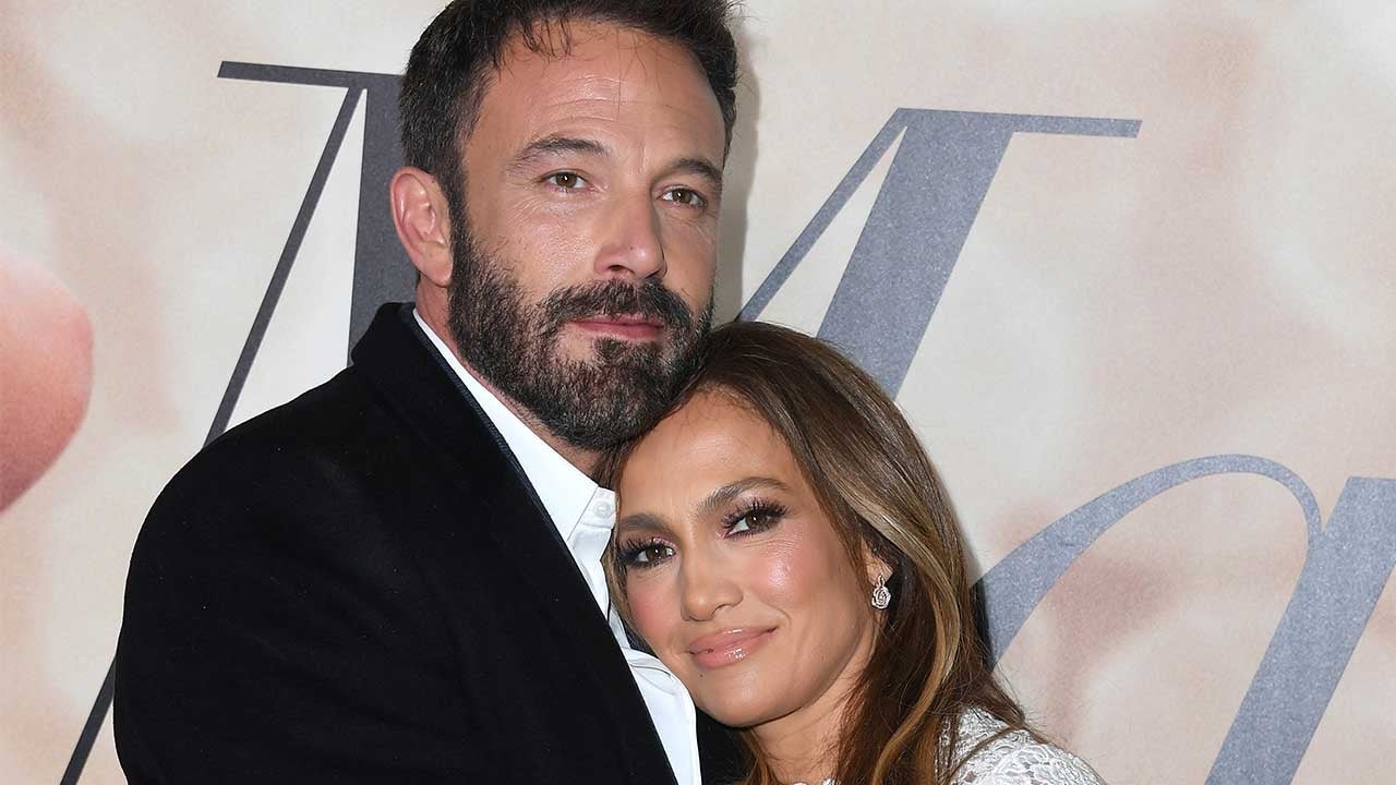 Jennifer Lopez Sneaks Off to the 'Bathroom, Closets' for 'Private Moments'  With Ben Affleck | Entertainment Tonight