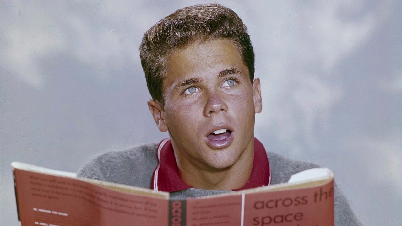 Tony Dow, 'Leave It to Beaver' Star, Dead at 77 Following Premature Death Announcement - Vimarsana News