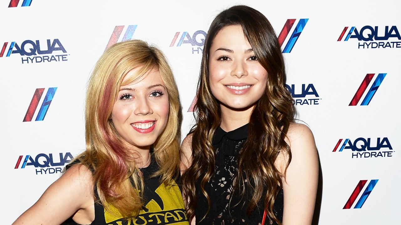 Miranda Cosgrove Bdsm Porn - Jennette McCurdy Opens Up About Friendship With Miranda Cosgrove and Why  She's Not in the 'iCarly' Reboot | Entertainment Tonight