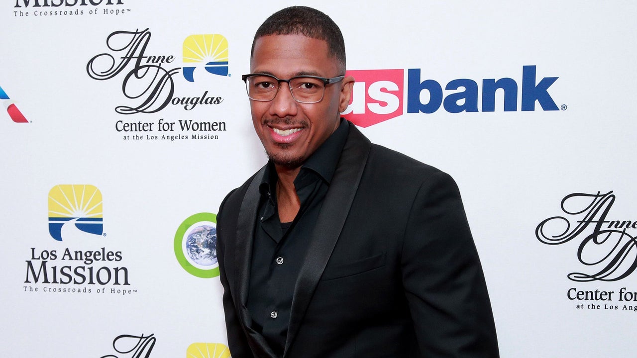 Nick Cannon Will get Within the Vacation Spirit in New Photographs That includes Children