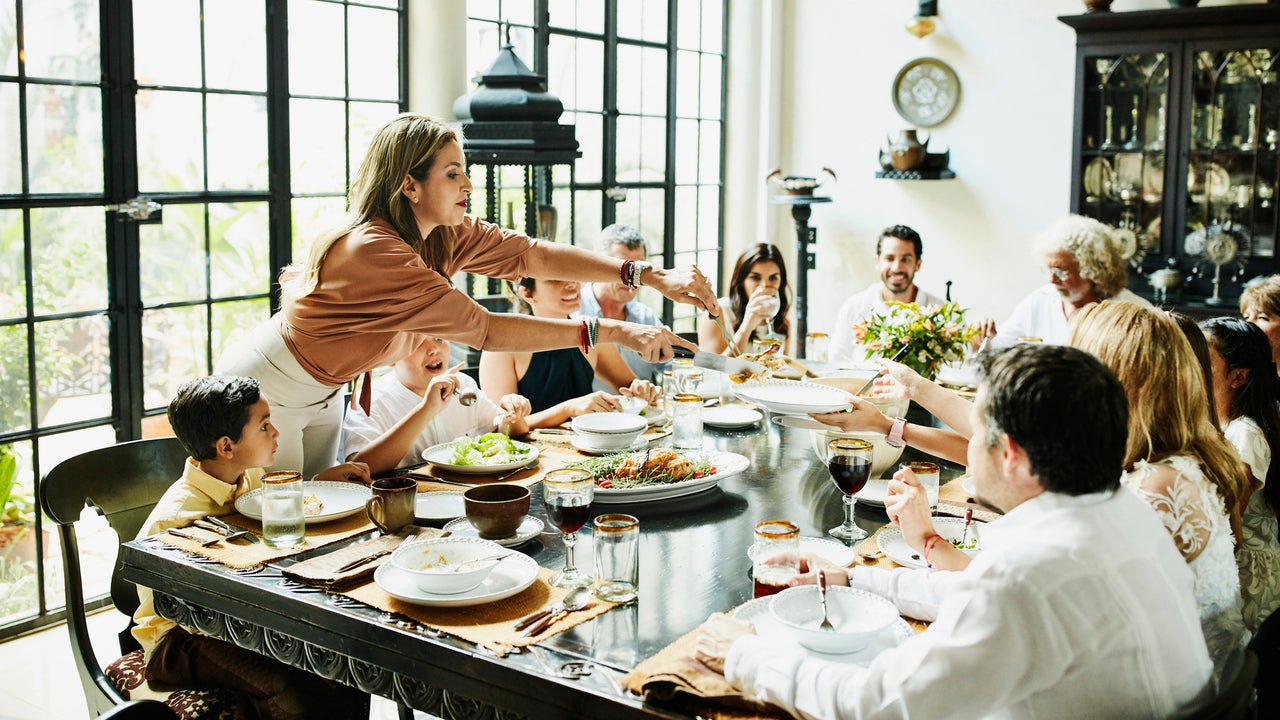 18 Host and Hostess Gifts That Will Ensure You Get Invited Back - Vimarsana News