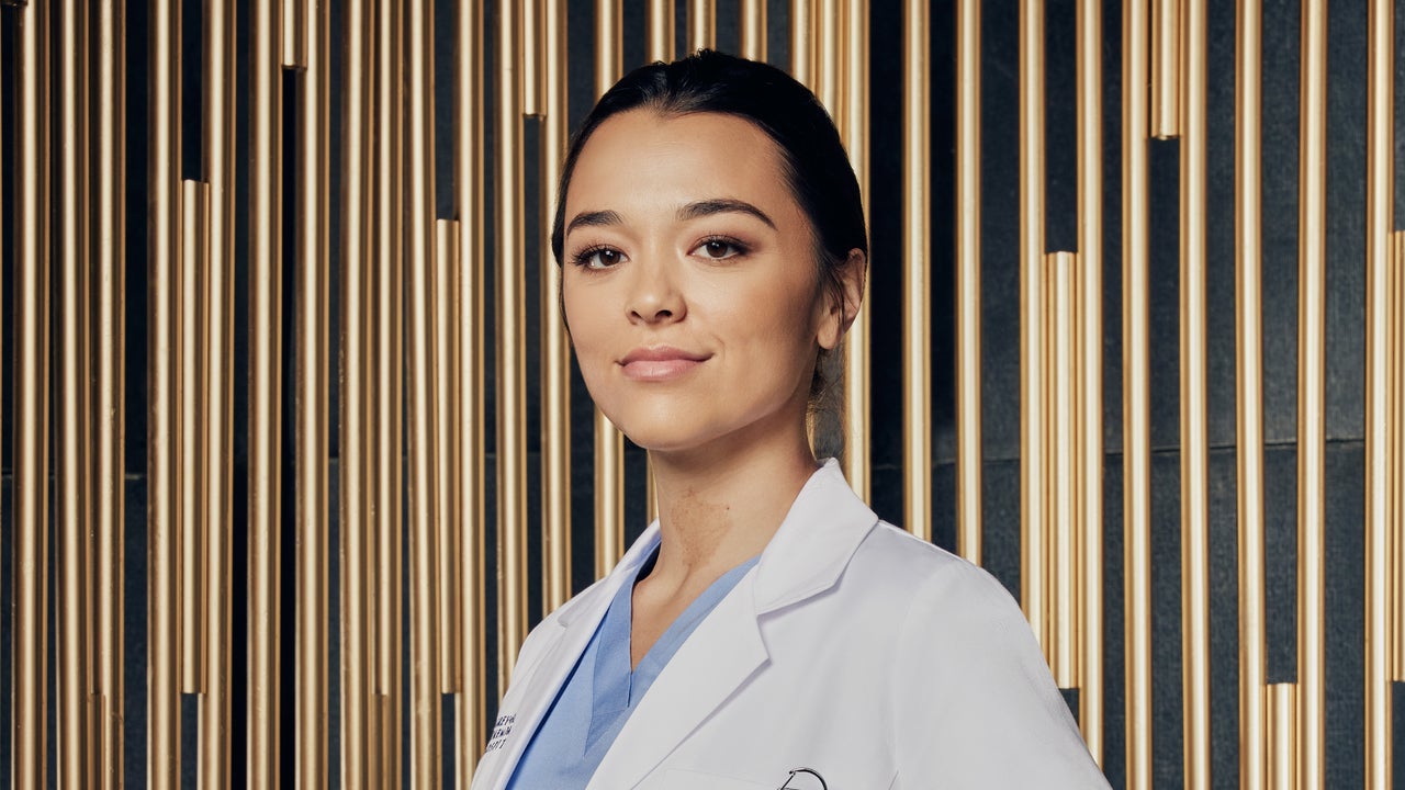'Grey's Anatomy': Midori Francis on Joining Season 19 and Playing a 'Messy' New Intern (Exclusive) - Vimarsana News