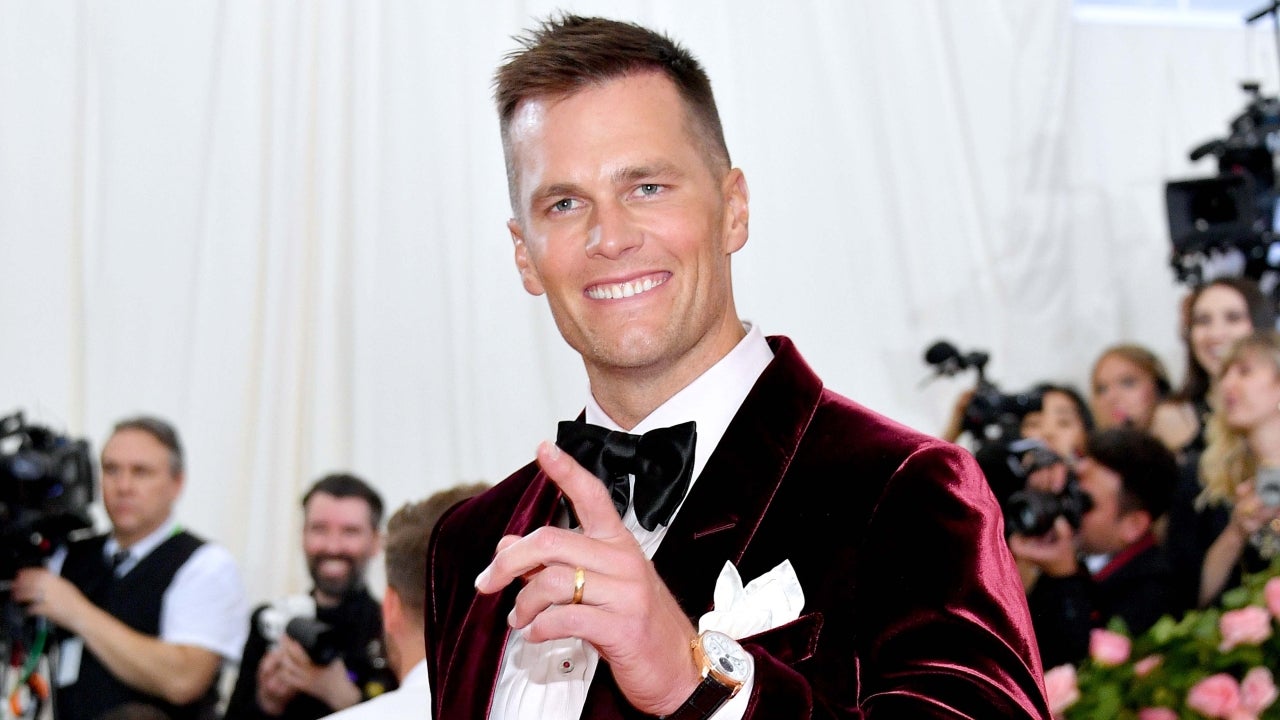 Tom Brady Jokes About His 'Bad Parenting' While Letting His Kids Jump Off a Yacht - Vimarsana News