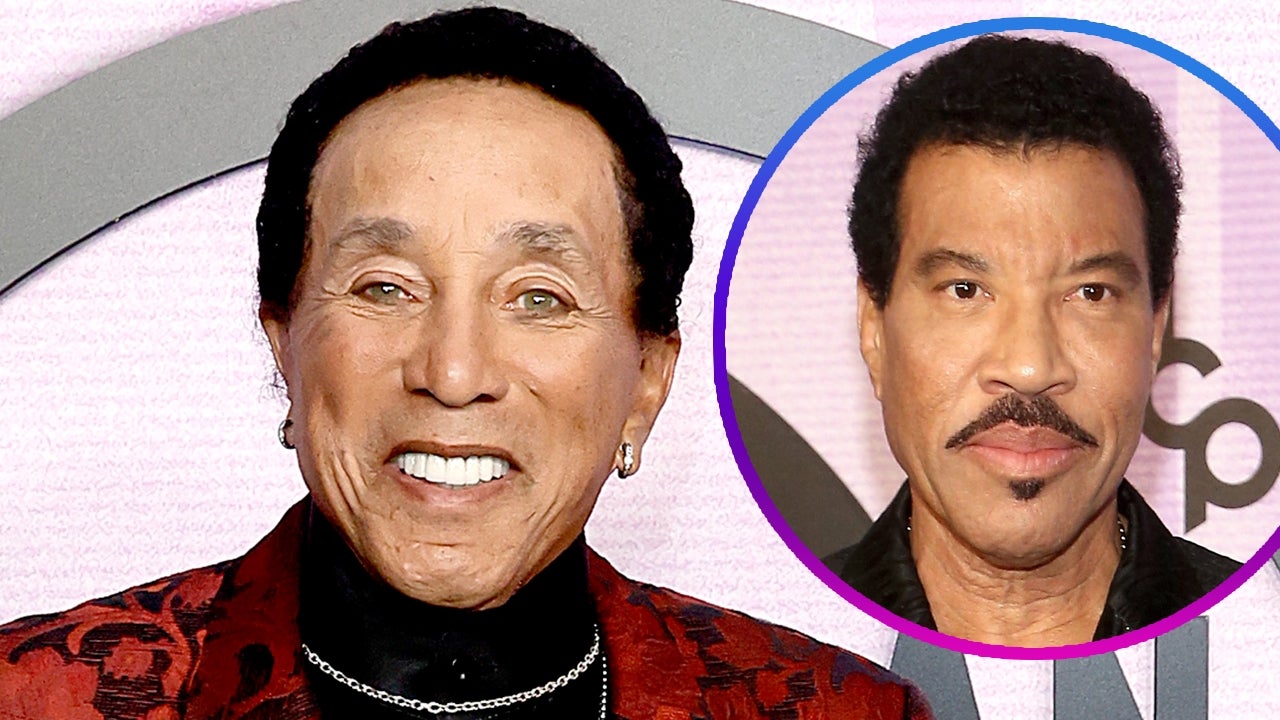 Smokey Robinson Jokes About Being Mistaken for Lionel Richie at AMAs