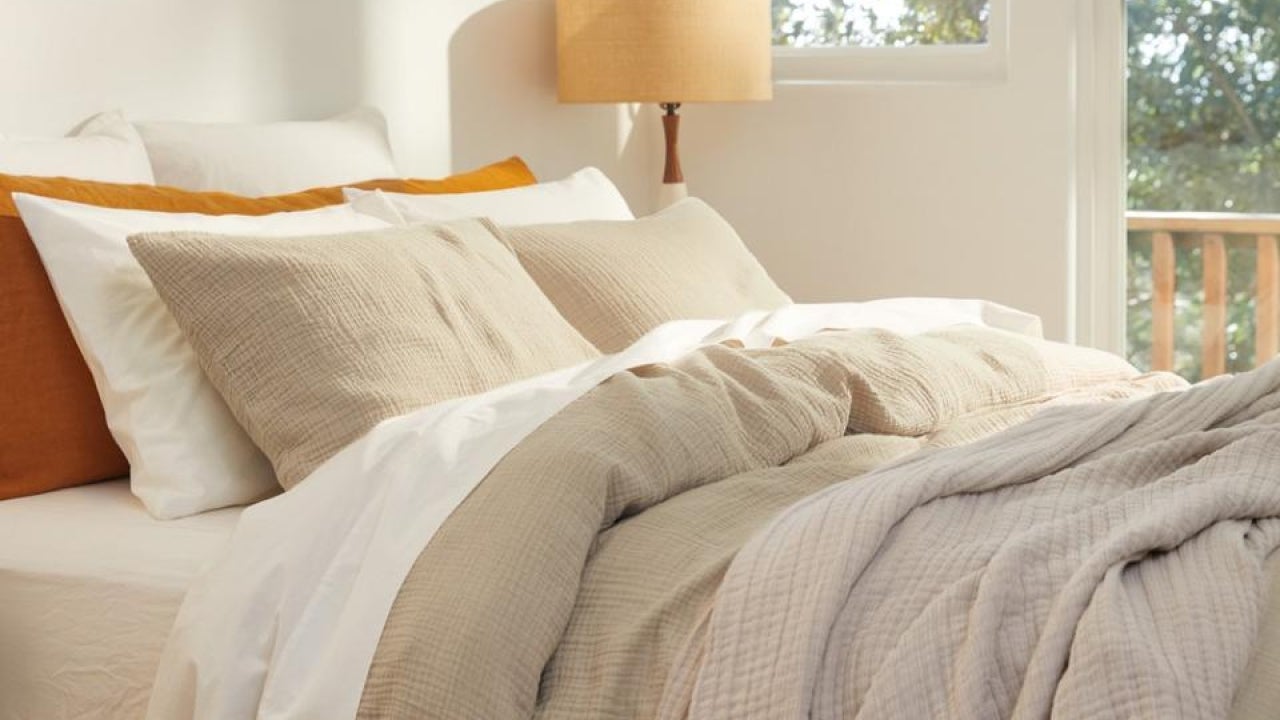 Take 20% Off Bedding and Dwelling Items at Parachute’s Black Friday Sale