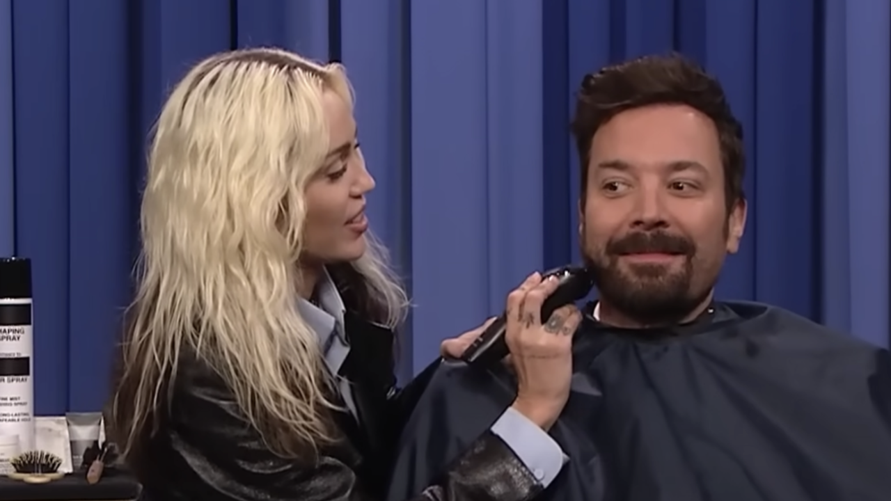 Watch Miley Cyrus Shave Jimmy Fallon’s Beard on ‘The Tonight Present’
