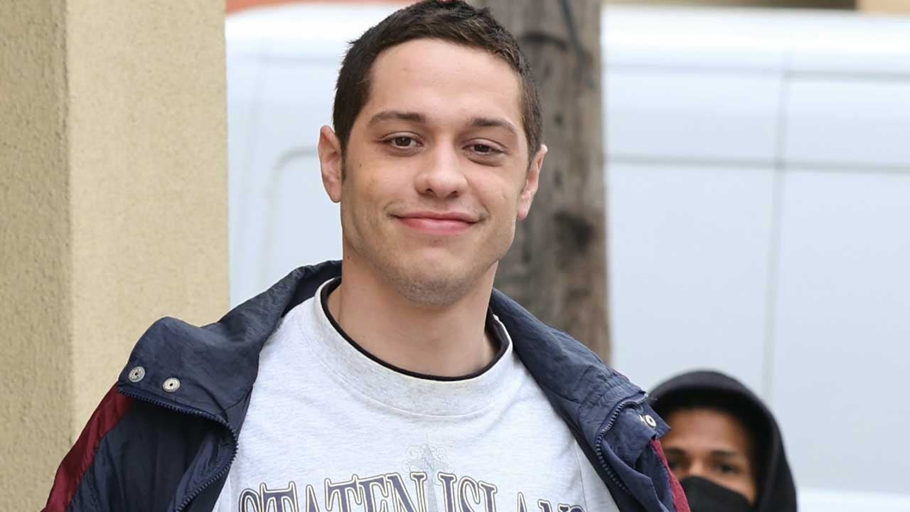 Pete Davidson Reveals His Shaved Head on Night time Out With Jon Stewart