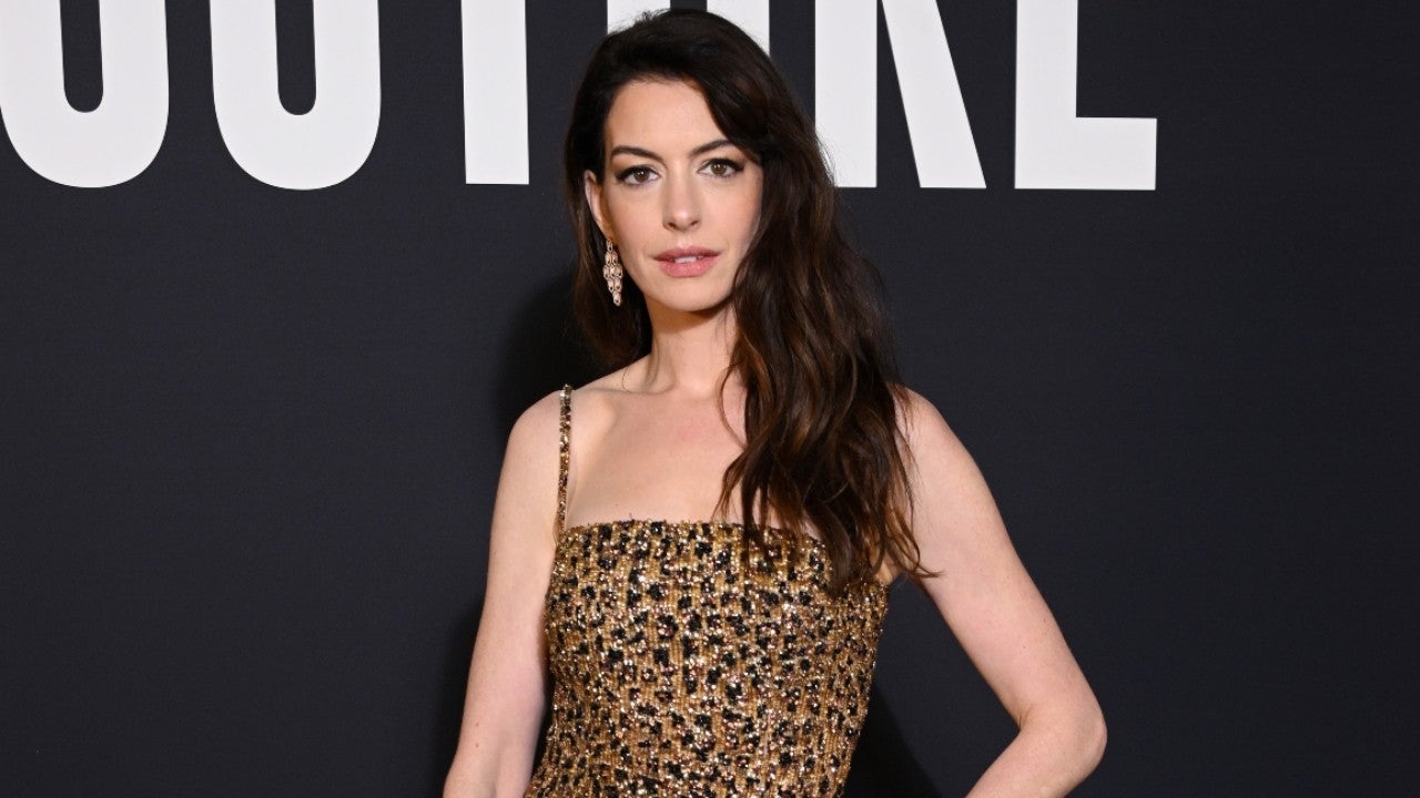 See Anne Hathaway Proudly owning the Dance Ground at Paris Style Week